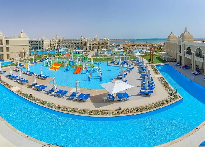 Resort Titanic Royal-families And Couples Only 5*