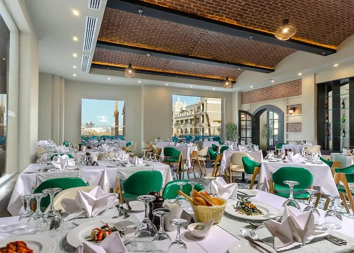 Resort Titanic Royal-families And Couples Only 5*