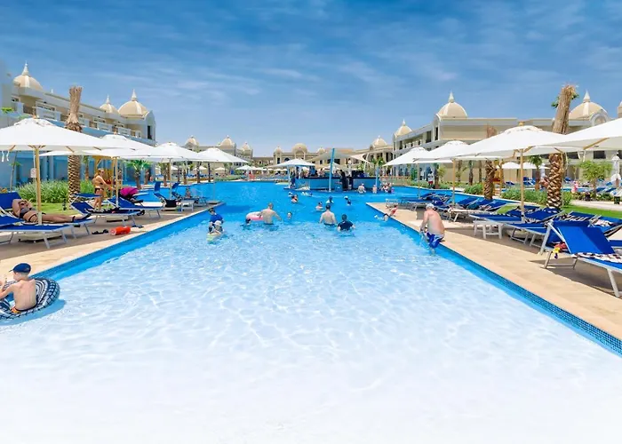 Resort Titanic Royal-families And Couples Only 5*